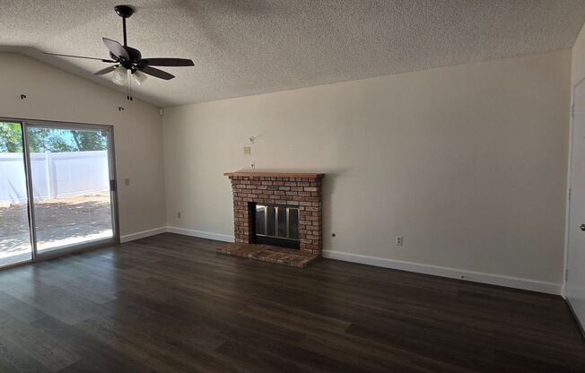 Two Bedroom, Two Bathroom Home in Beaumont!