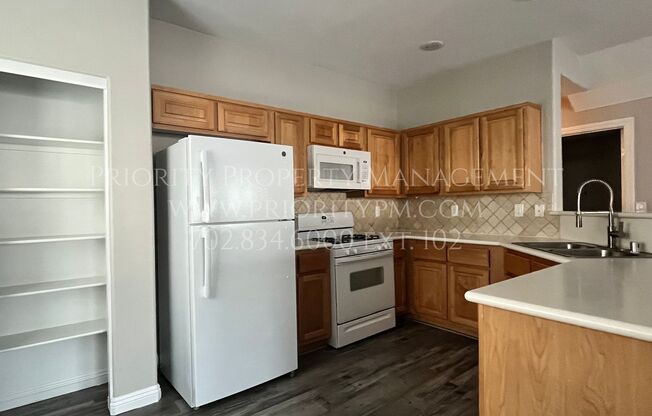 ~~Beautiful Mountains Edge Townhome!  3 Bed, 2.5 Bath ~ New! New! New!