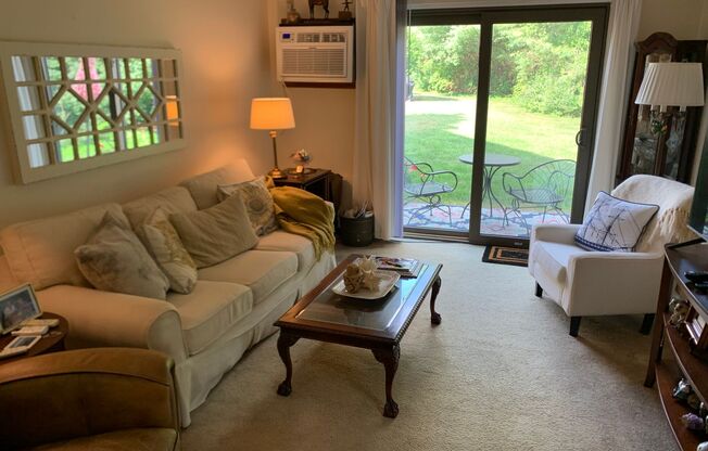 2 beds, 2 baths, 1,070 sqft, $2,600, Unit 8-8A