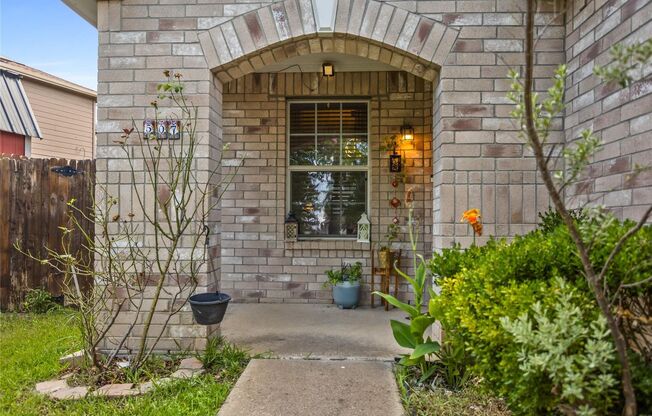 Spacious 3 Bedroom, 2.5 Bath Home Ready for New Tenants- Duncanville ISD- 75249