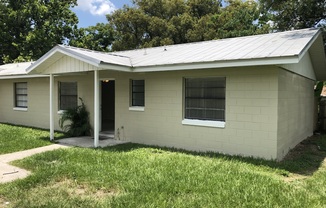 Three bedroom duplex unit Downtown Orlando near the new UCF downtown Campus.