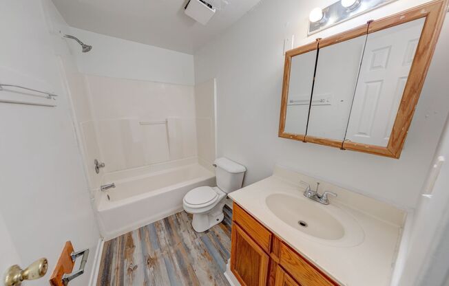 1 bed, 1 bath, 600 sqft, $999, Unit 8649A