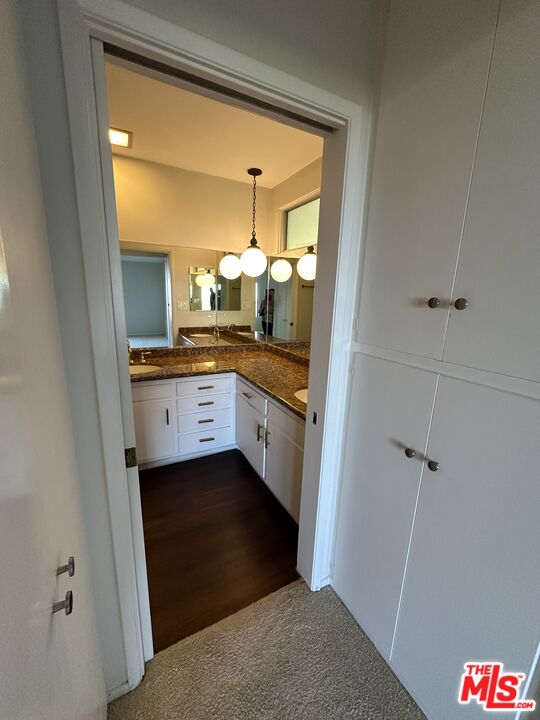 1212 ROBERTO LN