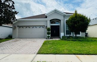 BEAUTIFUL 3 Bedroom with an Adjacent Office and 2 Bathroom Home in Orlando!!!