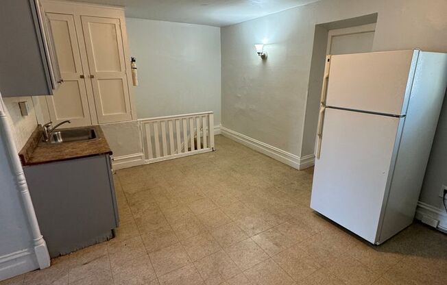 1 bed, 1 bath, 760 sqft, $1,100, Unit 3rd Floor