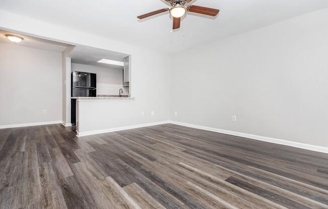 1 bed, 1 bath, 702 sqft, $805