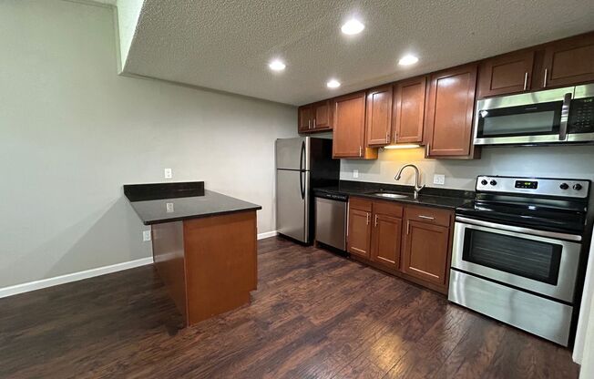 1 bed, 1 bath, 576 sqft, $1,150, Unit 233