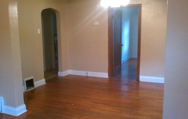$1195.00/ 2br - 2 Bedroom Home in Jennings - 7146 Dawson (7146 Dawson)