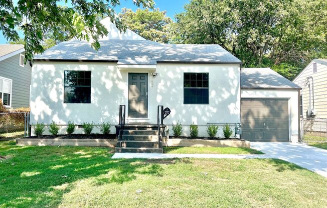 Updated 5 bed bungalow in Midtown!