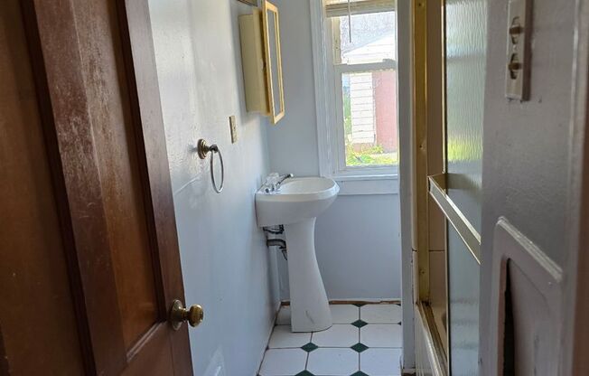 For Rent – 13116 Harold Ave, Cleveland, OH 44135 3 Bed | 1 Bath | $1,345/Month