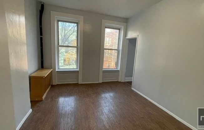 3 beds, 1 bath, $3,027, Unit 2