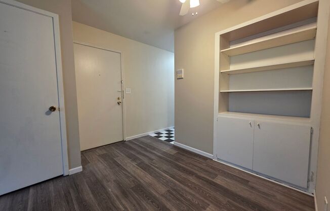 2 beds, 1 bath, $1,425, Unit 112