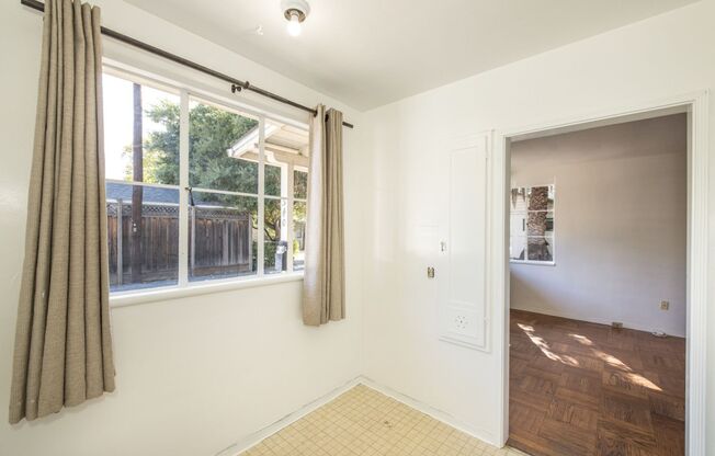 538-552 Addison
