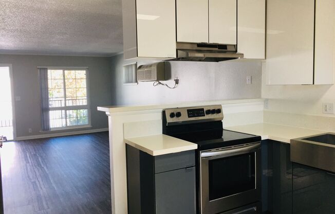 2 beds, 1.5 baths, 866 sqft, $2,825, Unit 810B5
