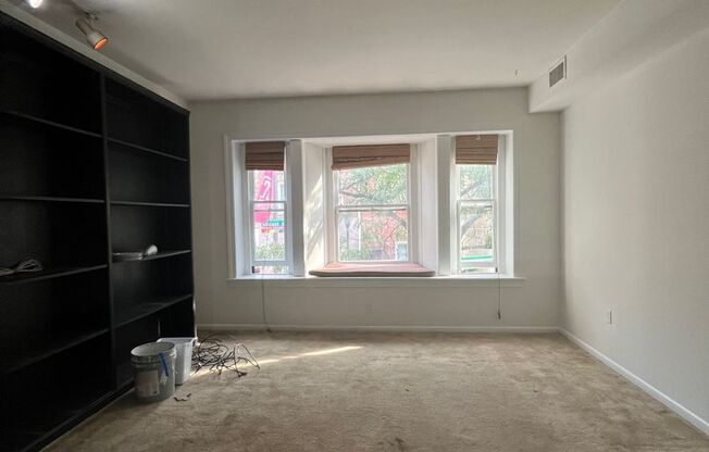 1203 Locust St