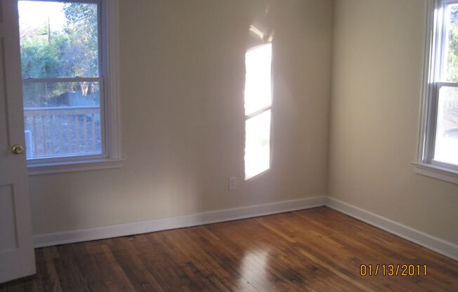 2 beds, 1 bath, 900 sqft, $1,195, Unit Apt 3