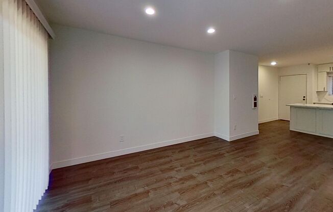 2 beds, 1 bath, 830 sqft, $2,495, Unit 117