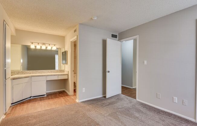 2 beds, 2 baths, 1,100 sqft, $1,200, Unit 1401