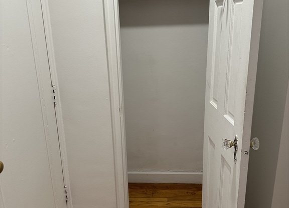 Studio, 1 bath, 500 sqft, $2,050, Unit 305