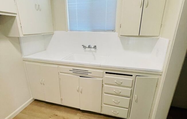 2 Bedroom unit with parking