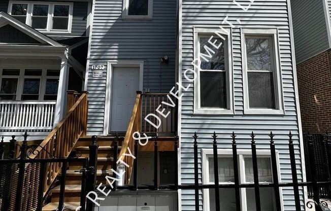 1707 N WASHTENAW AVE