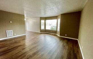 2 beds, 1 bath, $1,875, Unit # 3