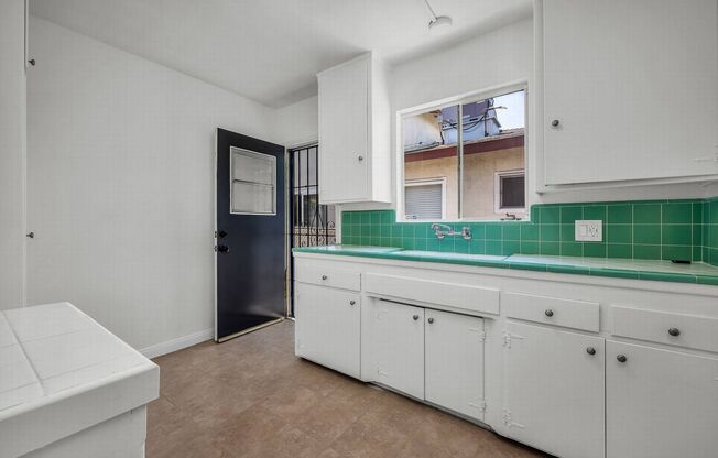 Large 1 bedroom with new floors!