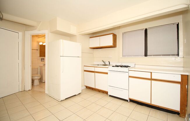 2 beds, 1 bath, 596 sqft, $1,795, Unit 2900-G