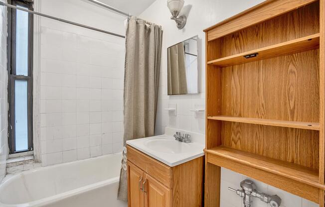 1 bed, 1 bath, $2,081, Unit A4