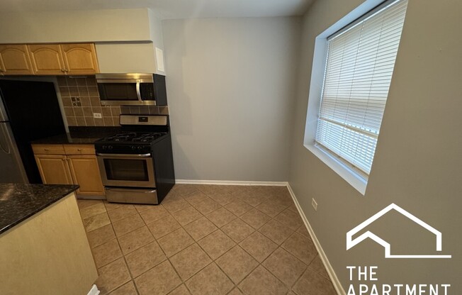 3057 N NARRAGANSETT AVE
