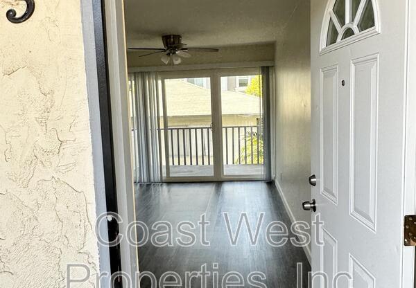 381 OAK AVE