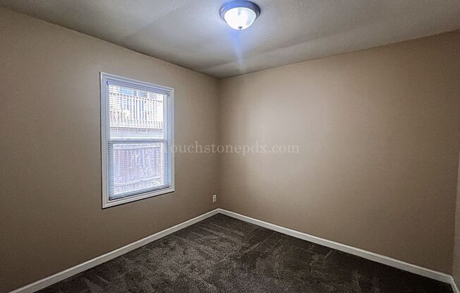 2 beds, 1 bath, $1,295