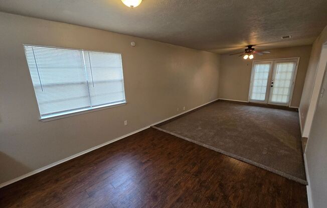 College Station - 2 bedroom / 1 bath duplex / fenced in back yard