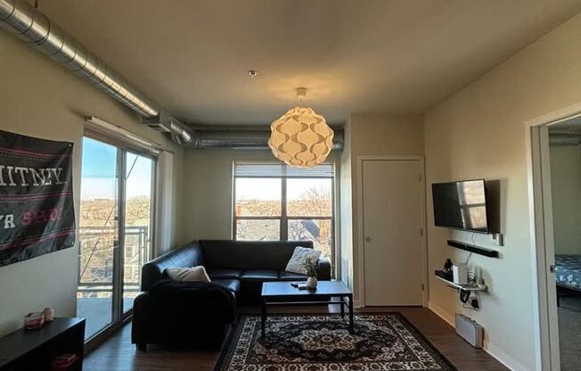 2 beds, 1 bath, 793 sqft, $1,900, Unit 507