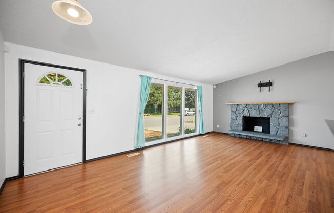 14406 E. 7th Ave. - Large Central Valley Home