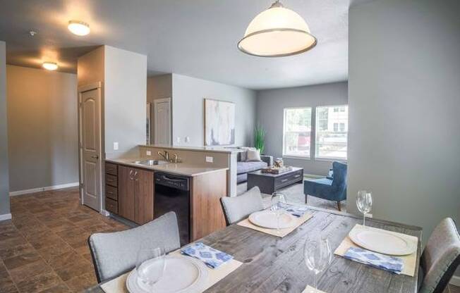 Dining and Kitchen | Apartments in Tualatin, OR | River Ridge