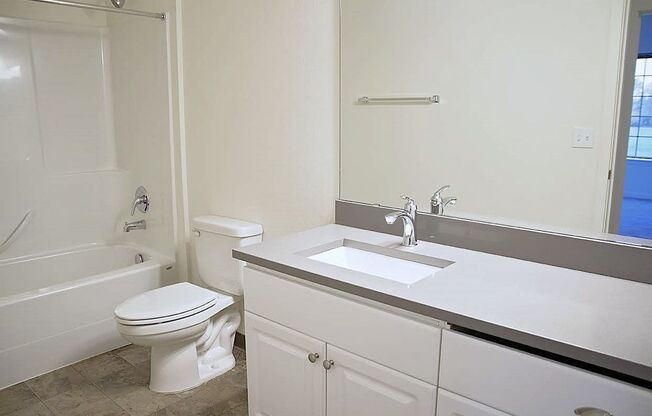 1 bed, 1 bath, 710 sqft, $1,650, Unit K113