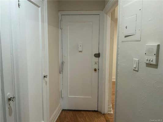 1 bed, 1 bath, 18,653 sqft, $2,100