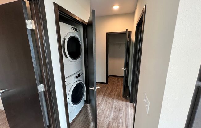 1 bed, 1 bath, 851 sqft, $1,600, Unit 108