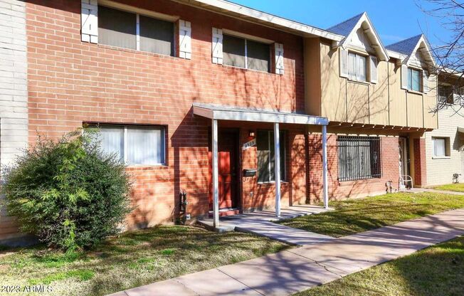 Gorgeous 4-bedroom, 3-bath townhouse near ASU Tempe