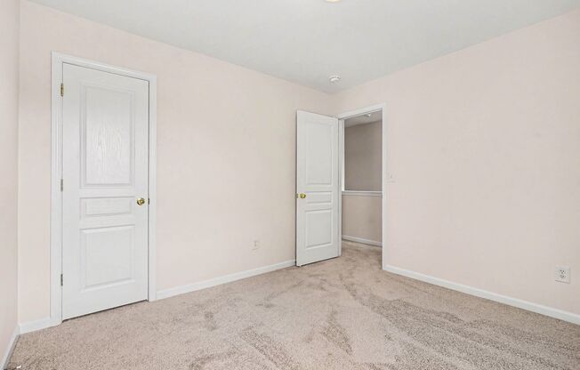 3 beds, 2.5 baths, $2,000