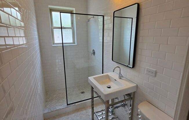 2 beds, 1 bath, 750 sqft, $2,595, Unit 2247-55-1D