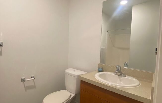 Studio, 1 bath, 175 sqft, $1,350, Unit 2200