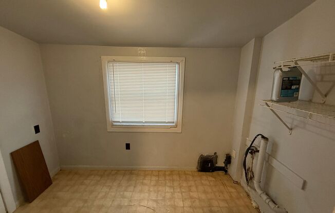 3 beds, 1 bath, $1,200