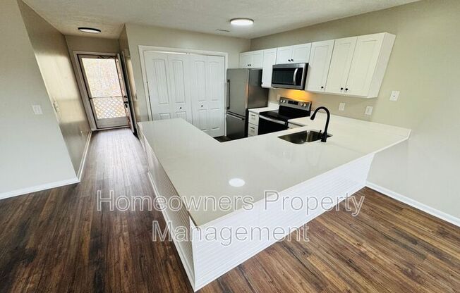 1018 5 BROOKHOLLOW DR