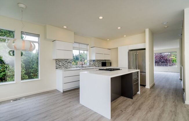 Madison Valley Huge 4bd/3.5ba Home!