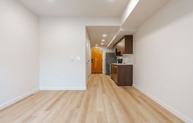 Studio, 1 bath, $1,295