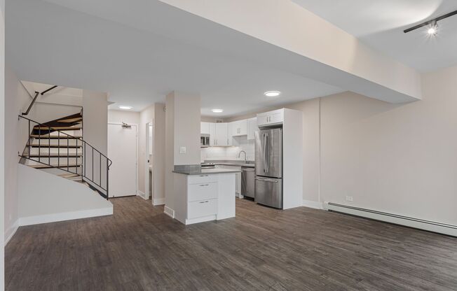 1 bed, 1.5 baths, 667 sqft, $2,400, Unit 8L