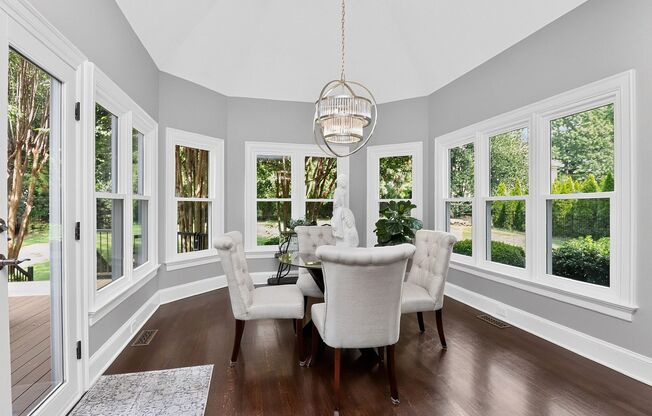 4 beds, 3.5 baths, $6,300