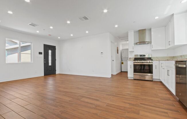New Constuction Modern 2 Bed / 2 Bath ADU in Mission Hills – Private & Fully Equipped